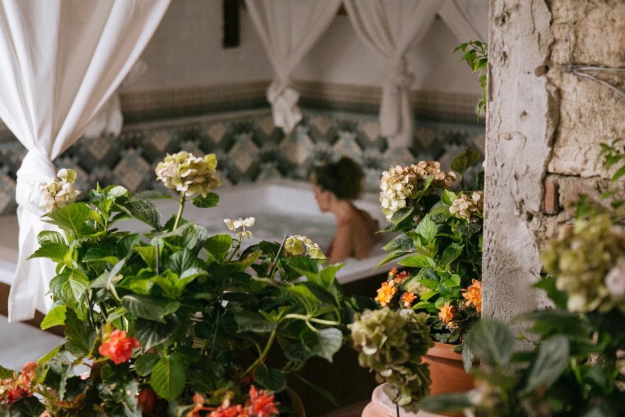 Domus Socolatae Residenza D'epoca Charming - Adults Only Bed & Breakfast Follonica