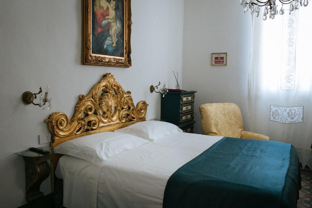 Domus Socolatae Residenza D'epoca Charming - Adults Only Bed & Breakfast Follonica
